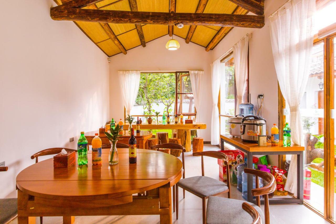 Swallow Nest Guesthouse Куньмин Экстерьер фото